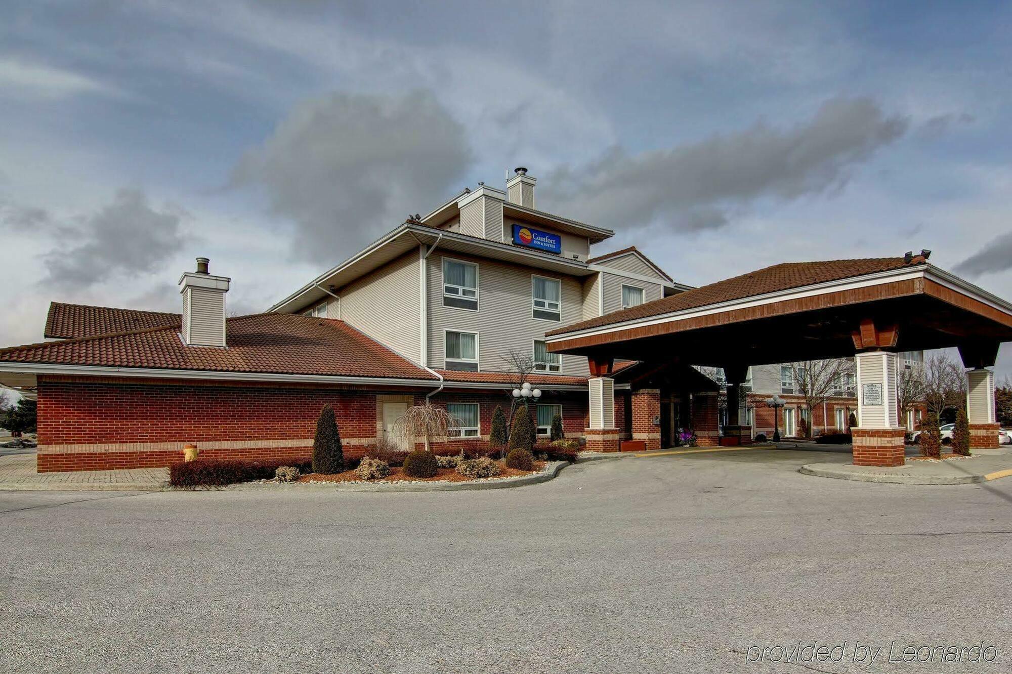 Comfort Inn & Suites Ingersoll Екстер'єр фото